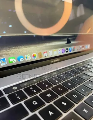 New Laptop Apple MacBook Pro 2019 32GB Intel Core I9 SSD 512GB
