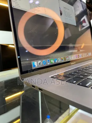 New Laptop Apple MacBook Pro 2019 32GB Intel Core I9 SSD 512GB