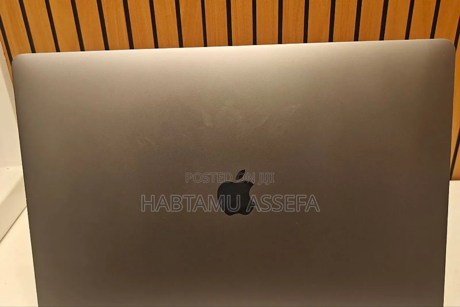 New Laptop Apple MacBook Pro 2019 16GB Intel Core I9 SSD 512GB