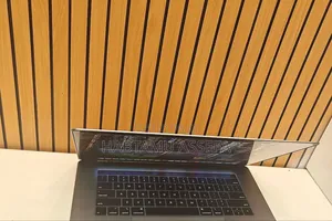 New Laptop Apple MacBook Pro 2019 16GB Intel Core I9 SSD 512GB