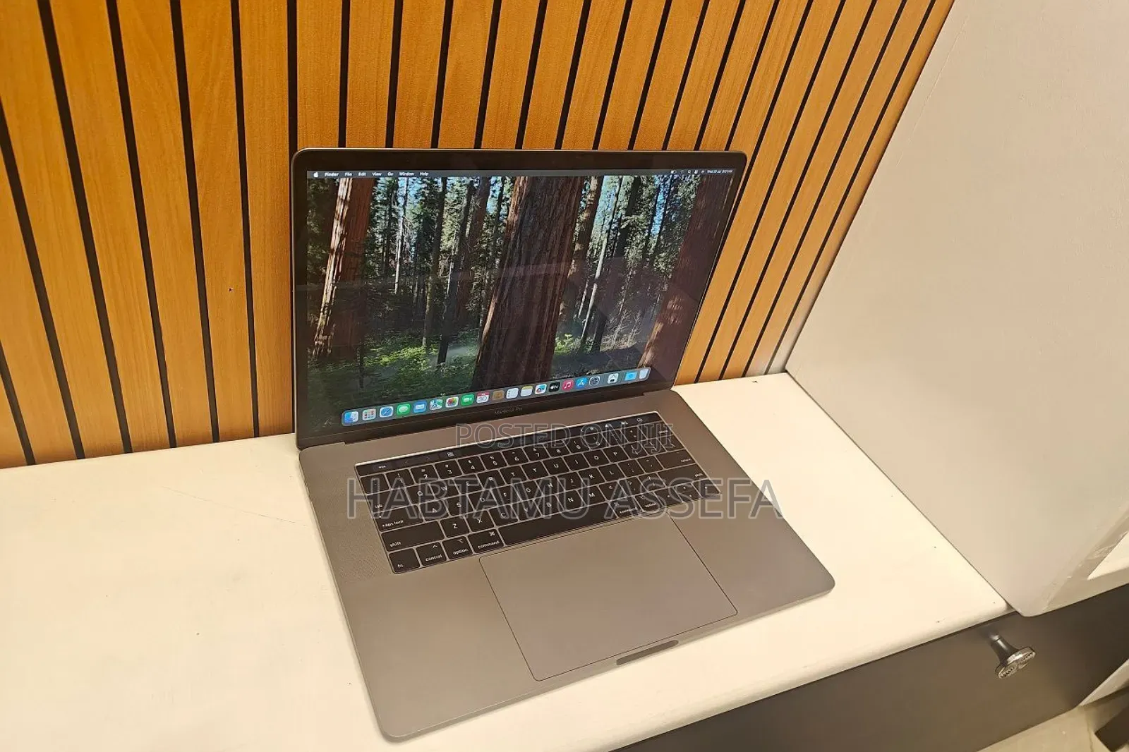 New Laptop Apple MacBook Pro 2019 16GB Intel Core I9 SSD 512GB