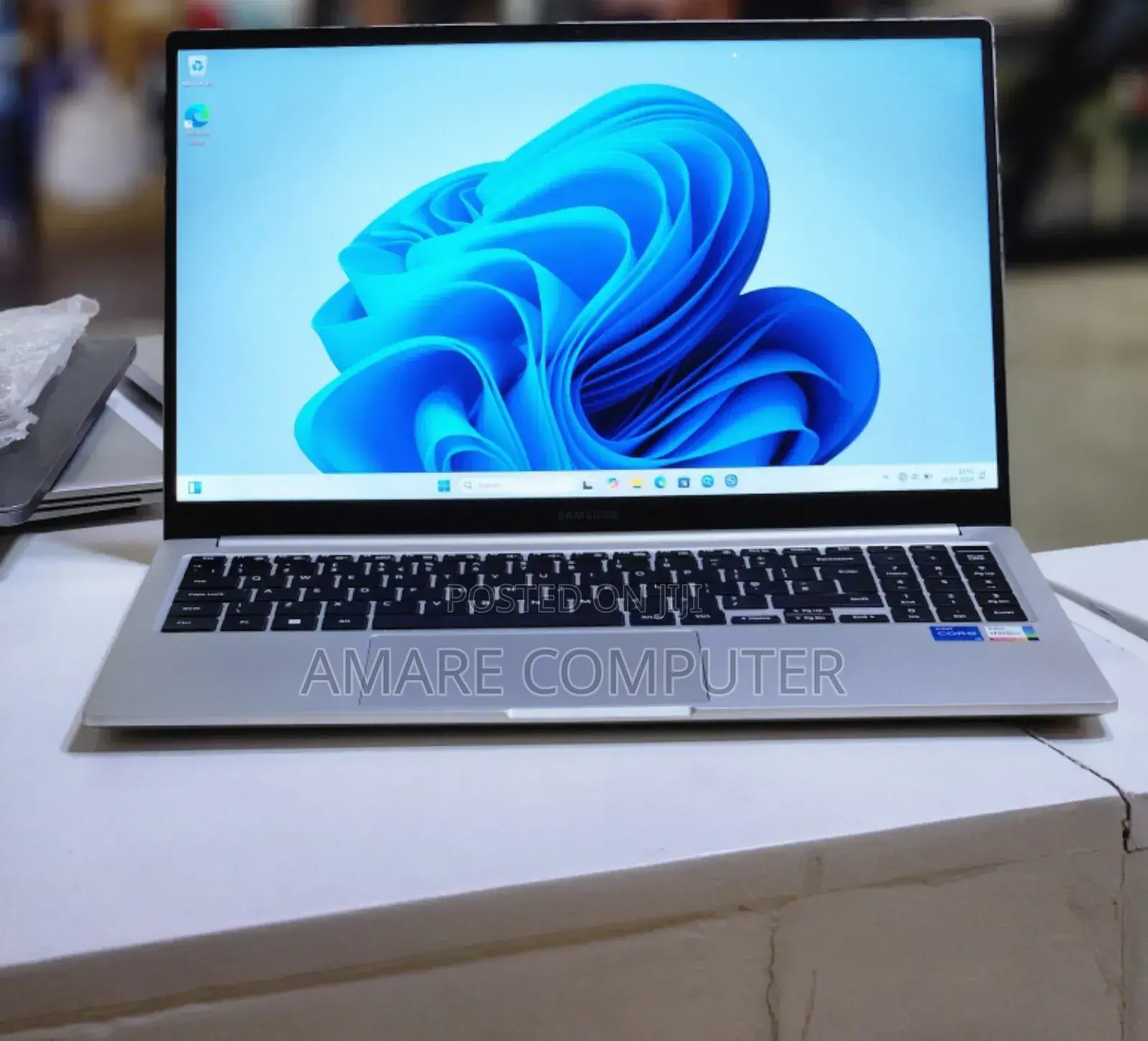 New Laptop Samsung 8GB Intel Core I5 SSD 512GB