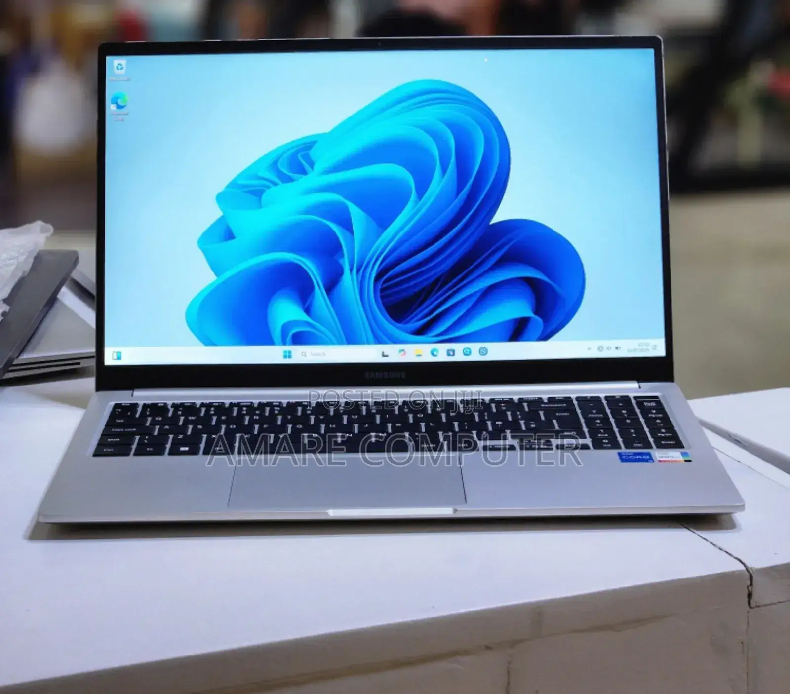 New Laptop Samsung 8GB Intel Core I5 SSD 512GB