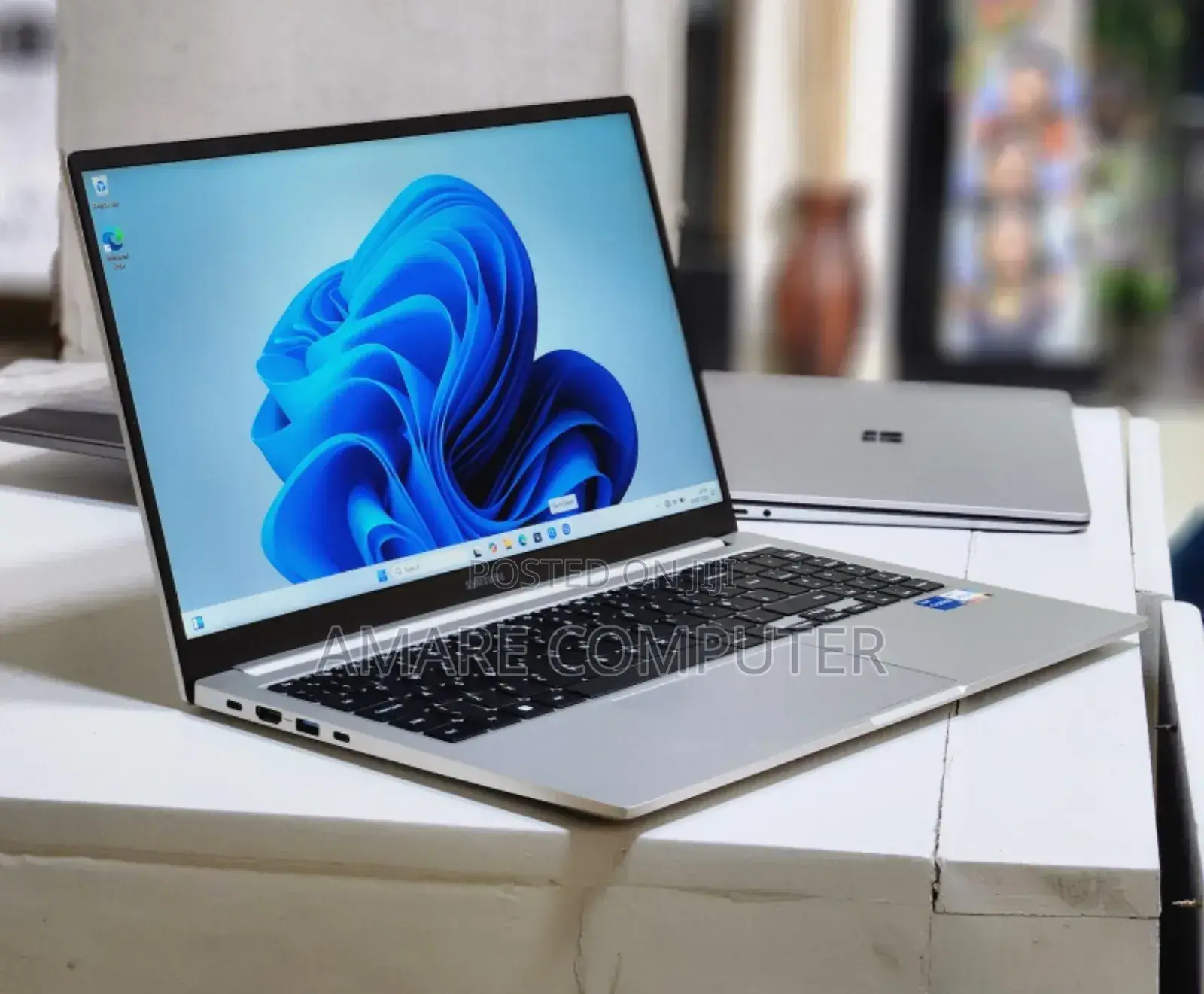 New Laptop Samsung 8GB Intel Core I5 SSD 512GB