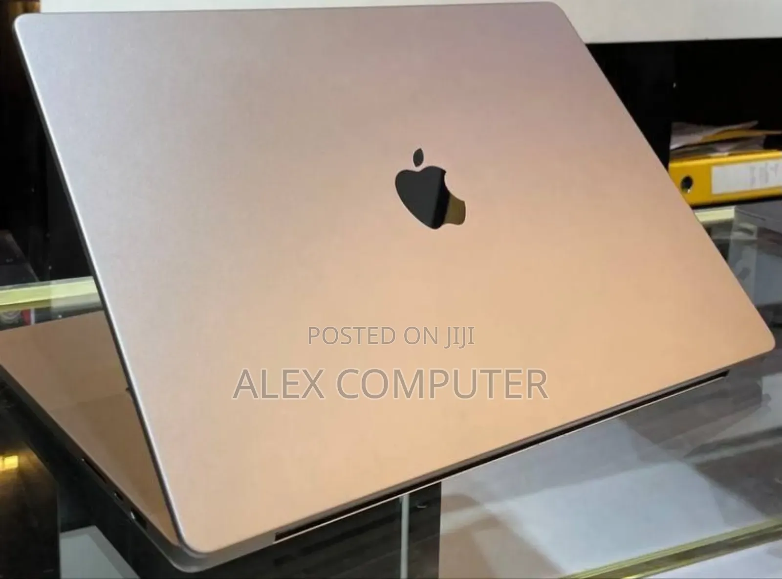 New Laptop Apple MacBook Pro 2021 M1 32GB Apple M1 Pro SSD 1T