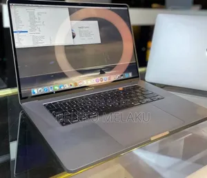 Photo - New Laptop Apple MacBook Pro 2019 32GB Intel Core I9 SSD 512GB