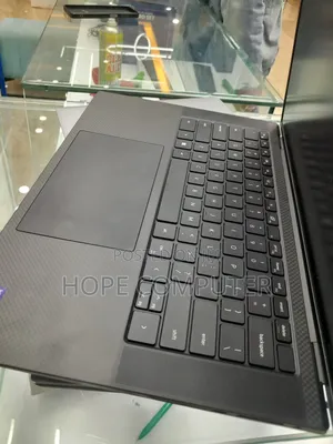 Photo - New Laptop Dell Precision 17 7720 32GB Intel Core I9 SSD 1T