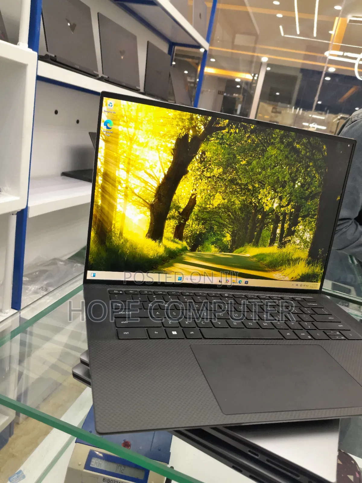 New Laptop Dell Precision 17 7720 32GB Intel Core I9 SSD 1T