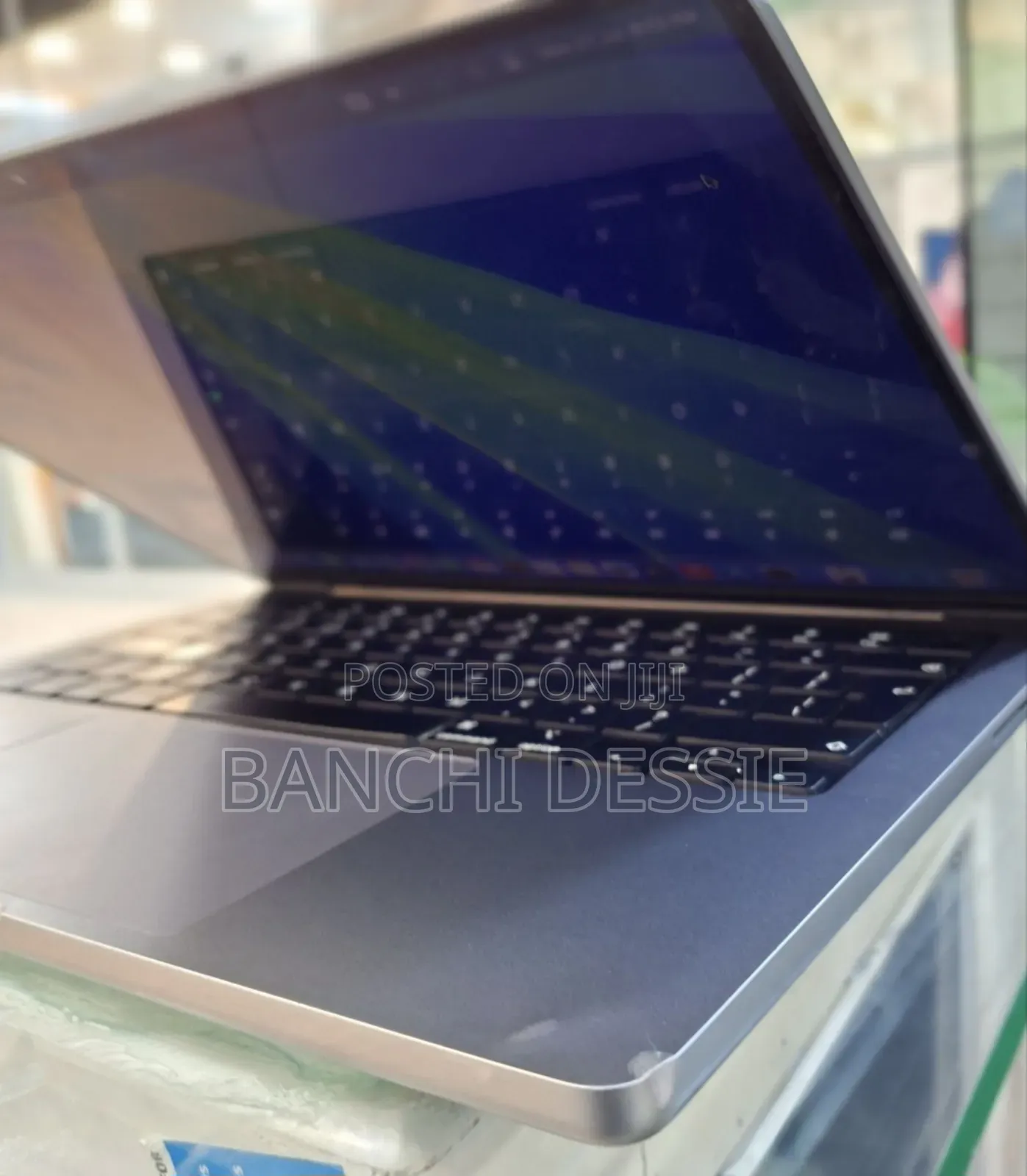 New Laptop Apple MacBook Pro 2021 M1 16GB Apple M1 Pro SSD 512GB