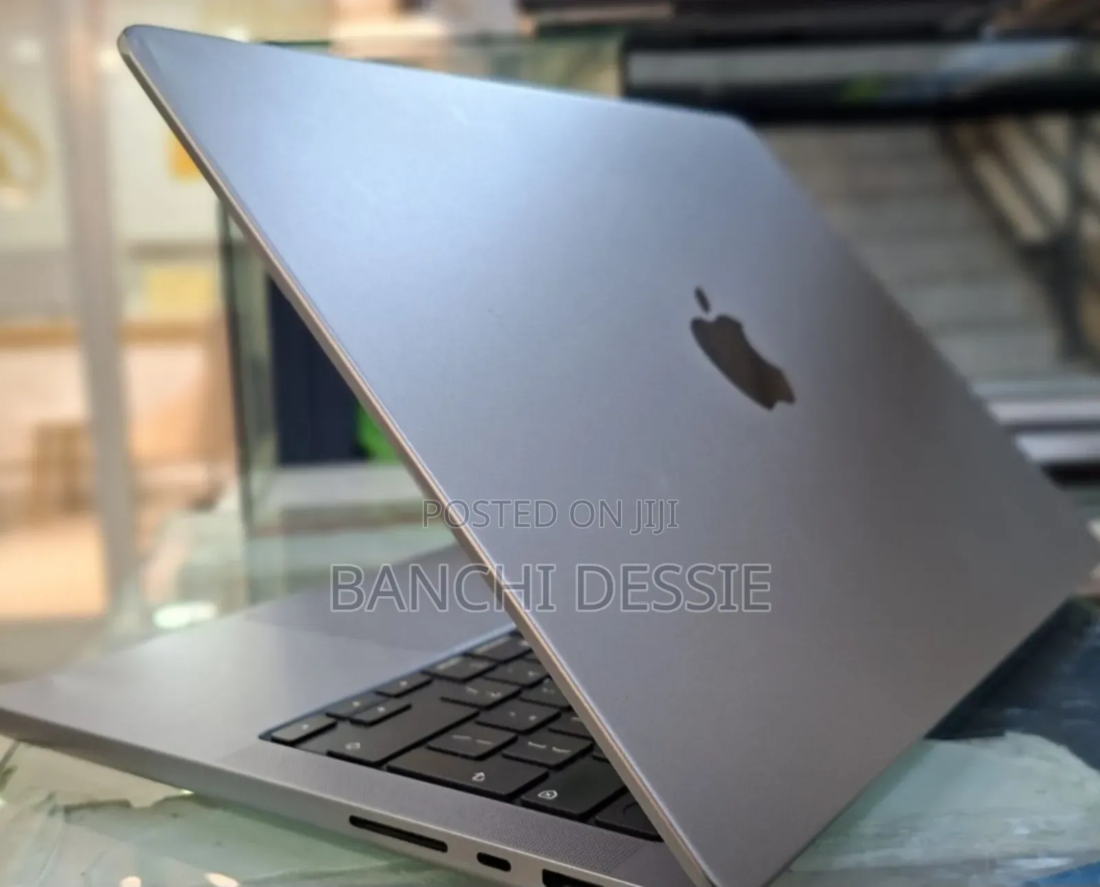 New Laptop Apple MacBook Pro 2021 M1 16GB Apple M1 Pro SSD 512GB