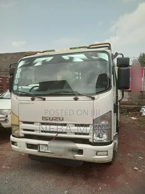 Photo - Obama Isuzu 2016