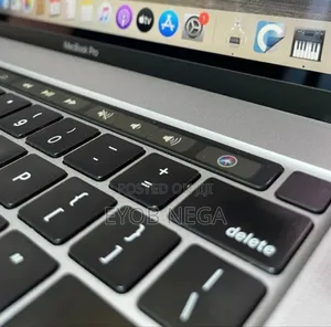 New Laptop Apple MacBook Pro 2019 32GB Intel Core I9 SSD 512GB