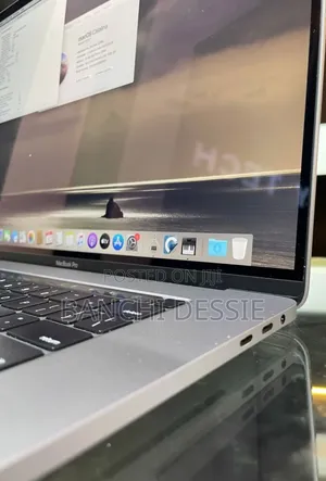 New Laptop Apple MacBook Pro 2019 16GB Intel Core I9 SSD 512GB