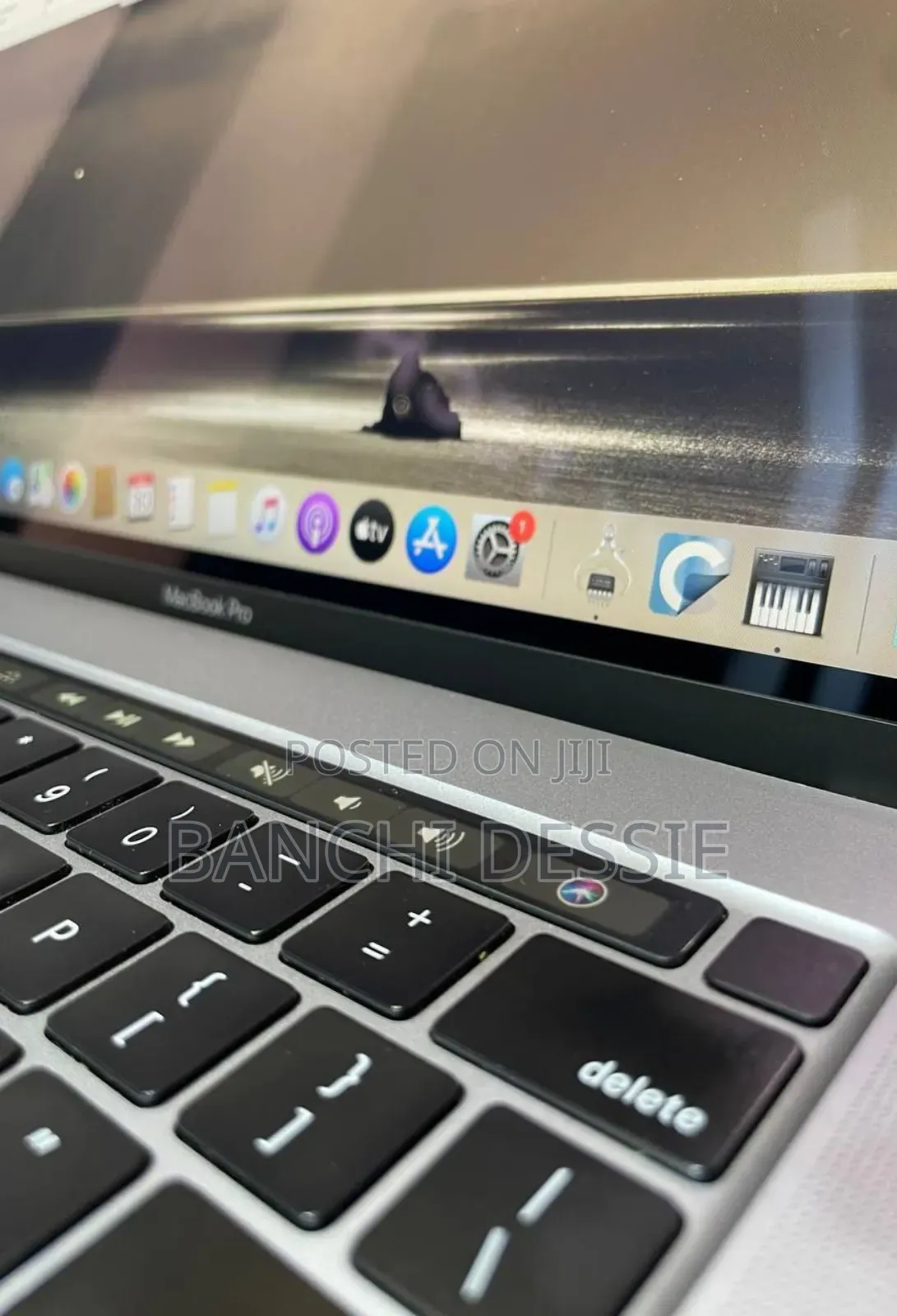 New Laptop Apple MacBook Pro 2019 16GB Intel Core I9 SSD 512GB
