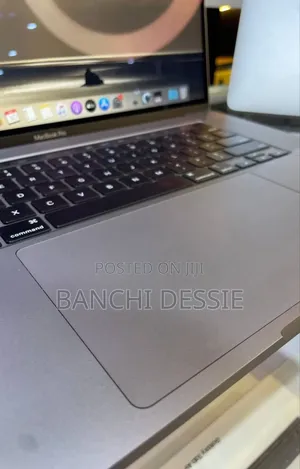 New Laptop Apple MacBook Pro 2019 16GB Intel Core I9 SSD 512GB