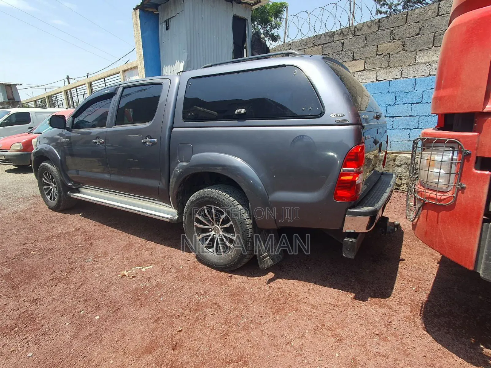 Toyota Hilux 2013 Blue