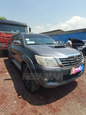 Toyota Hilux 2013 Blue