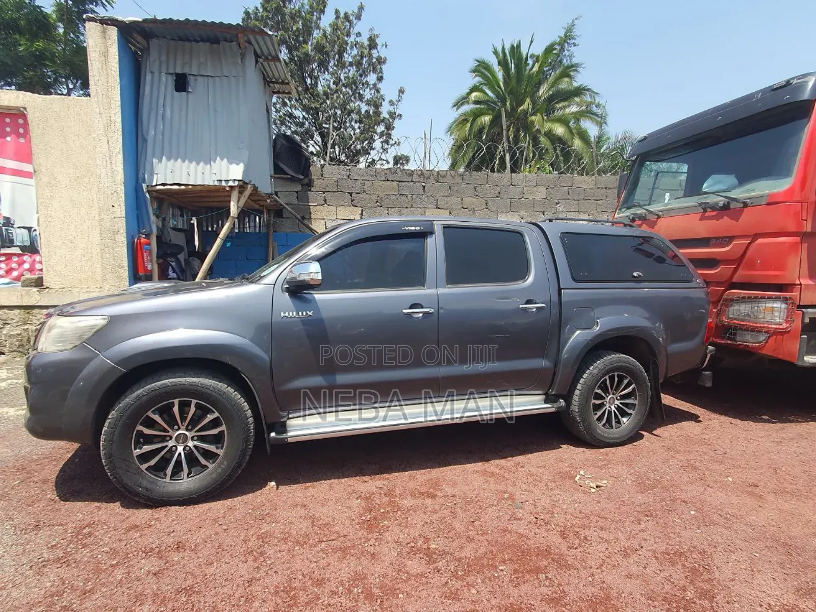 Toyota Hilux 2013 Blue
