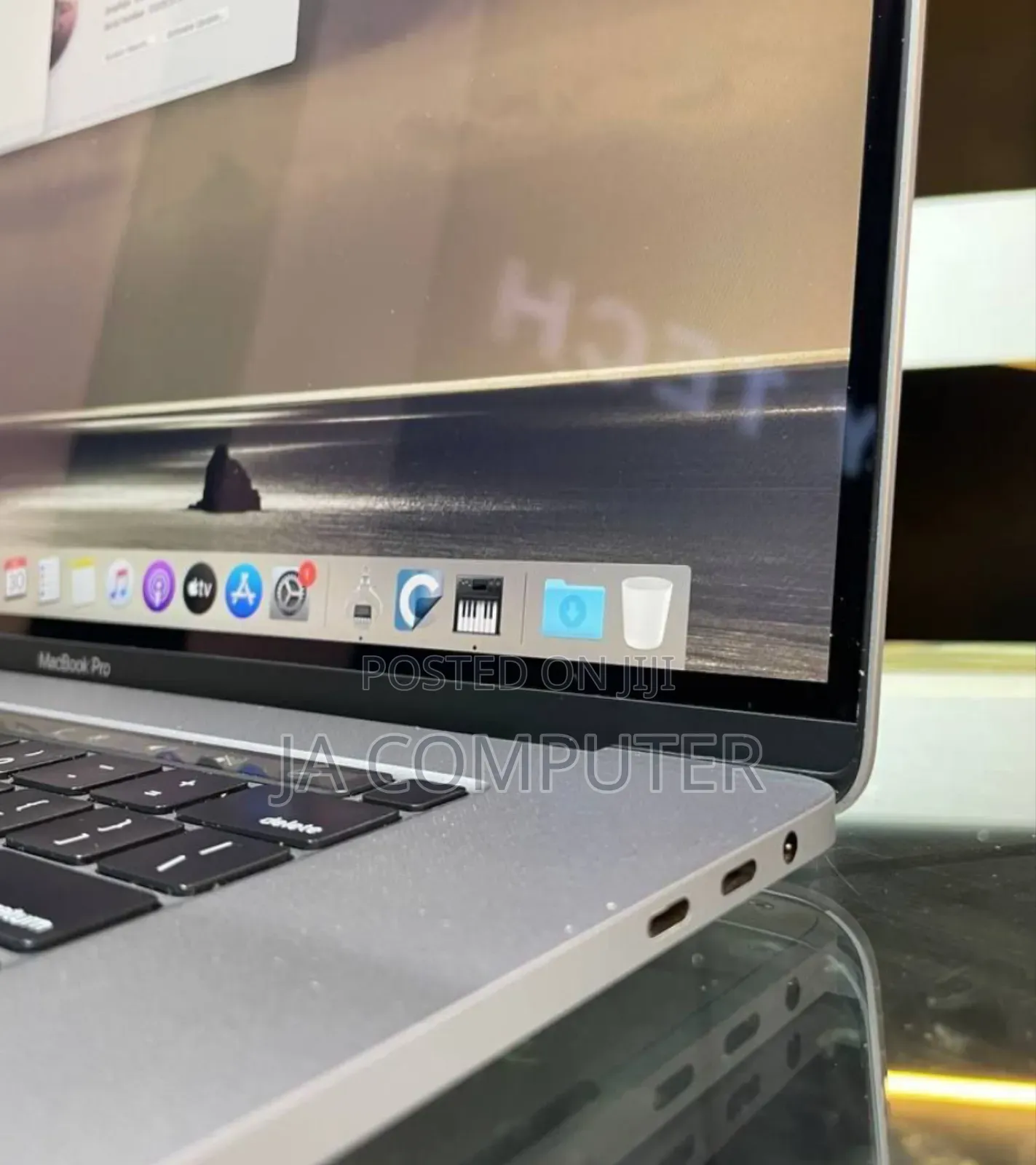 New Laptop Apple MacBook Pro 2019 32GB Intel Core I9 SSD 512GB