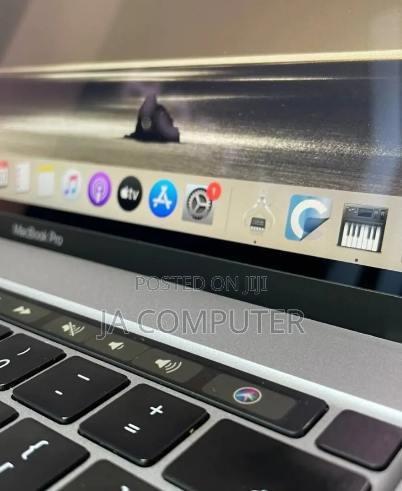 New Laptop Apple MacBook Pro 2019 32GB Intel Core I9 SSD 512GB