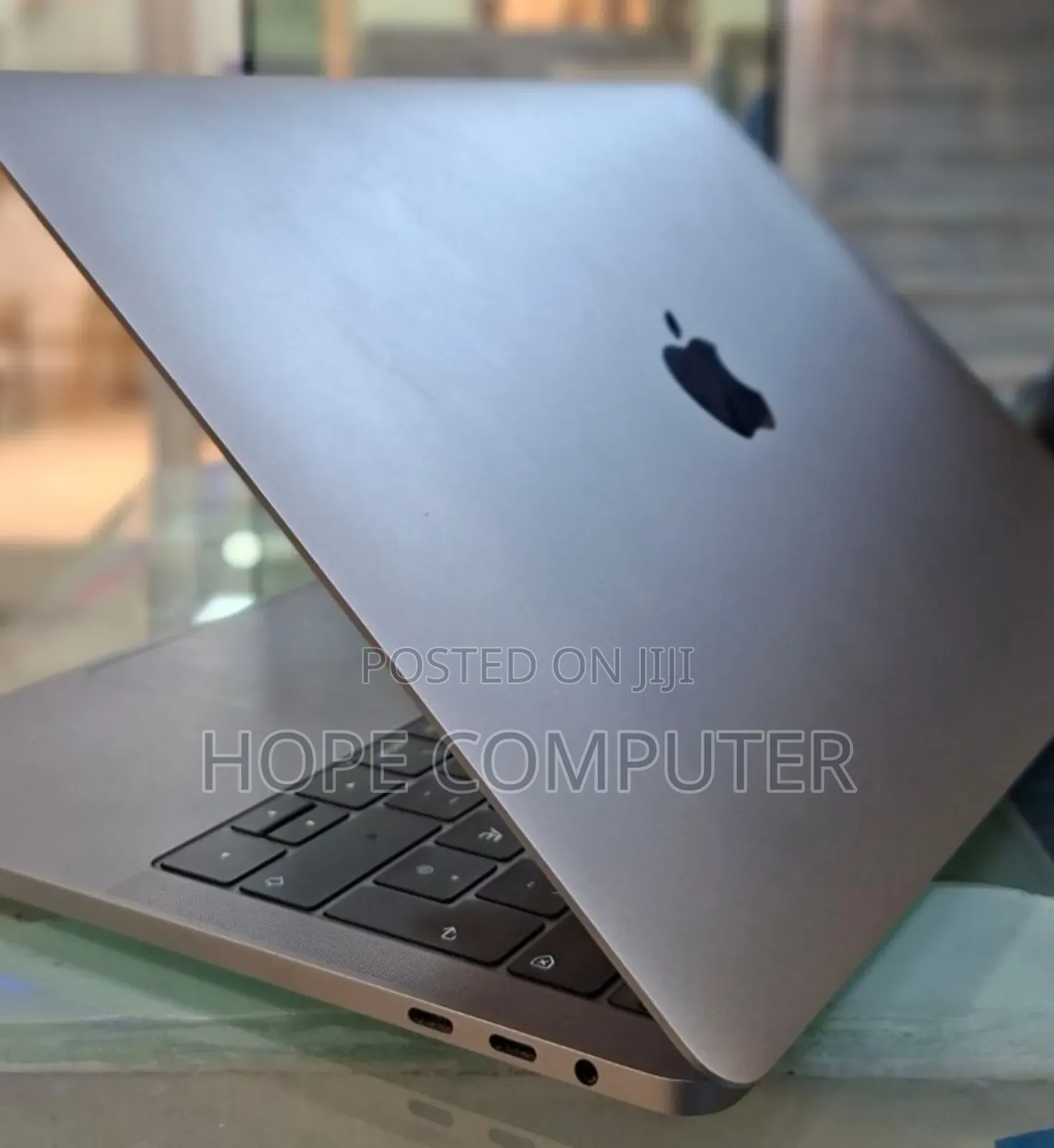 New Laptop Apple MacBook Pro 2019 8GB Intel Core I5 SSD 256GB