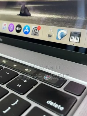 New Laptop Apple MacBook Pro 2019 32GB Intel Core I9 SSD 512GB