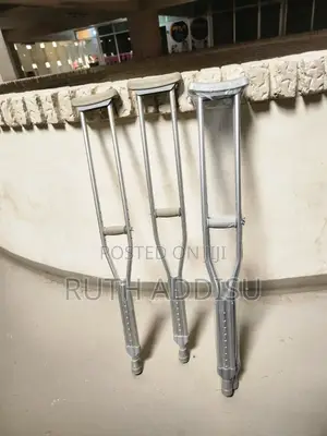 Photo - Axillary Bilateral Crutches庫藏axillary Crutches牢兇crutches