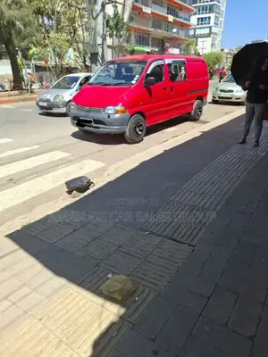 Toyota HiAce 2003 Red