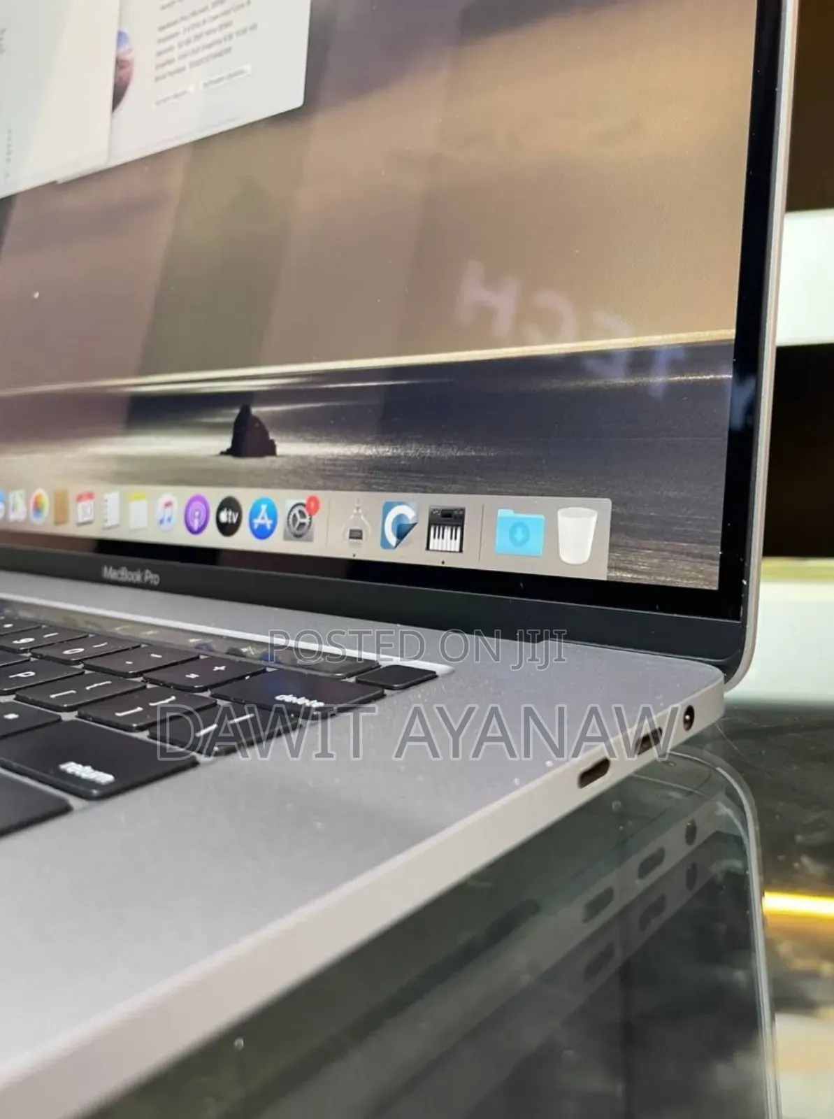 New Laptop Apple MacBook Pro 2019 32GB Intel Core I9 SSD 512GB