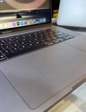 New Laptop Apple MacBook Pro 2019 32GB Intel Core I9 SSD 512GB