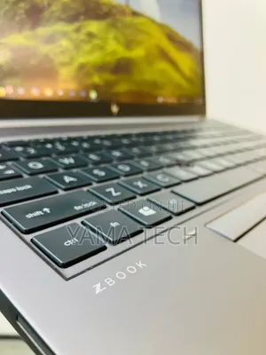 New Laptop HP ZBook Firefly G8 16GB Intel Core I7 SSD 1T