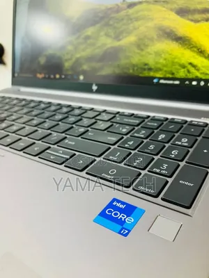 New Laptop HP ZBook Firefly G8 16GB Intel Core I7 SSD 1T