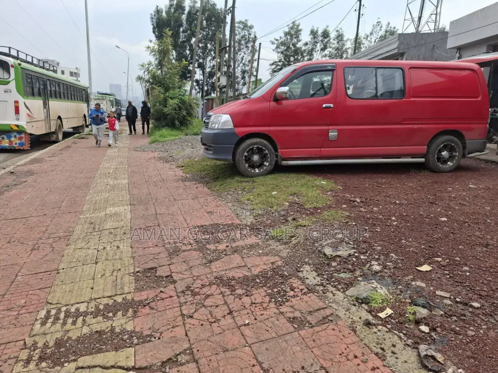 Toyota HiAce 2010 Red