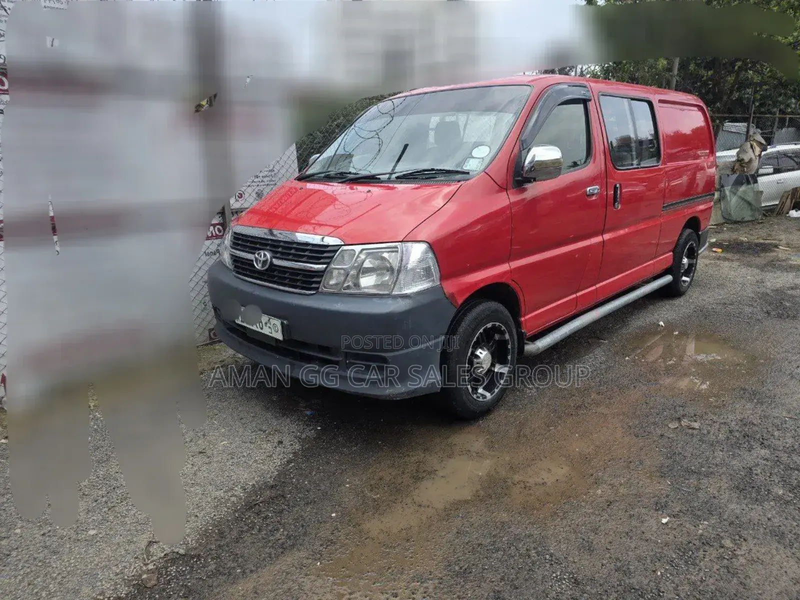 Toyota HiAce 2010 Red