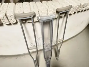 Axillary Bilateral Crutches衹你crutches映入axillary Crutches