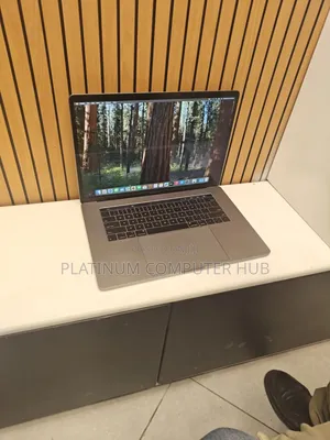 Photo - New Laptop Apple MacBook Pro 2019 16GB Intel Core I9 SSD 512GB