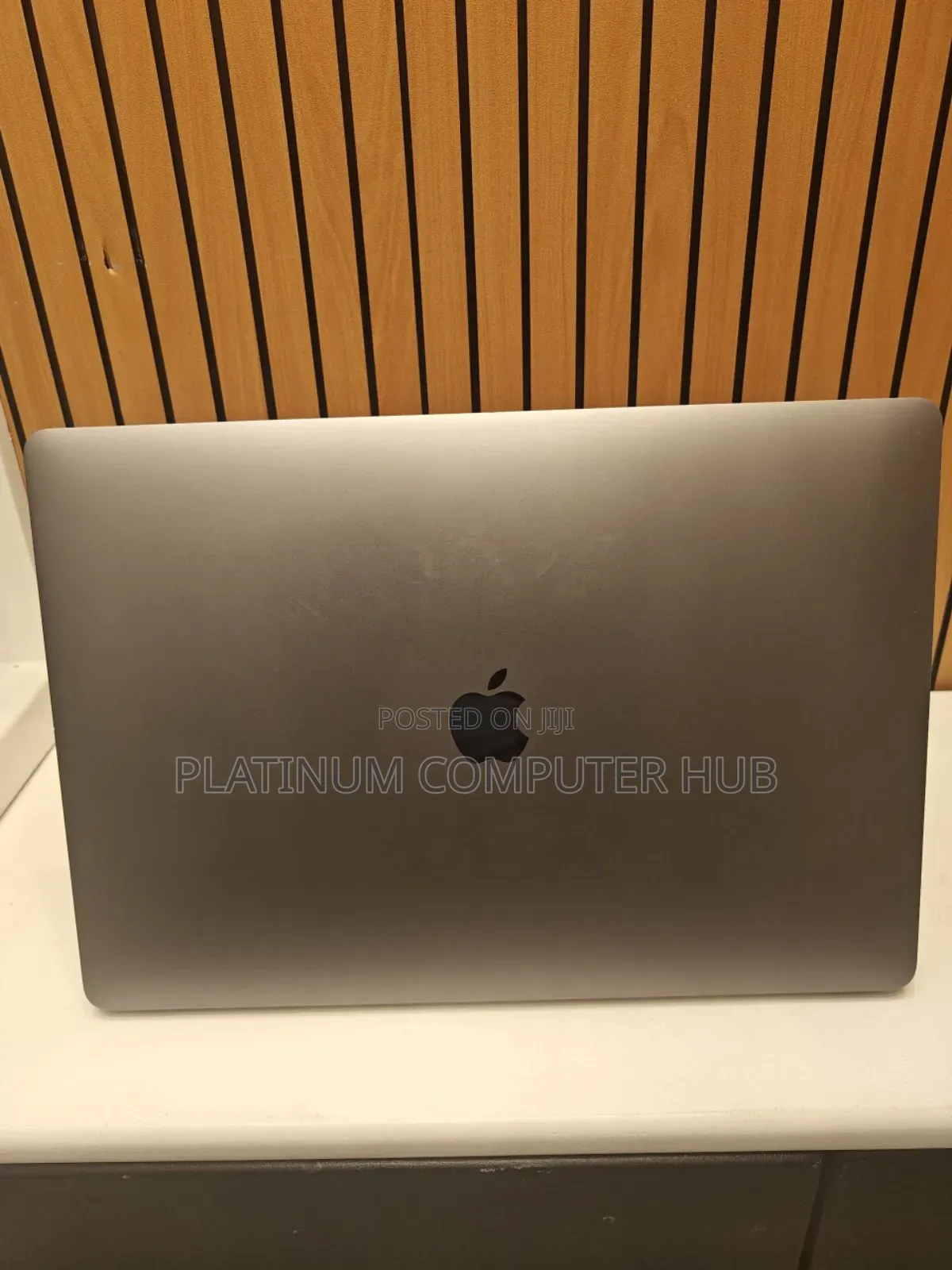 New Laptop Apple MacBook Pro 2019 16GB Intel Core I9 SSD 512GB