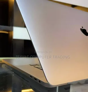 Photo - New Laptop Apple MacBook Pro 2019 32GB Intel Core I9 SSD 512GB