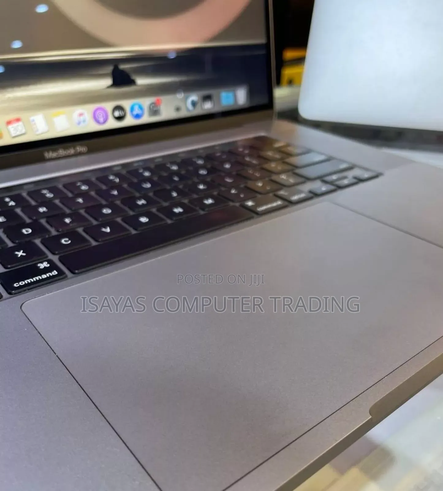 New Laptop Apple MacBook Pro 2019 32GB Intel Core I9 SSD 512GB