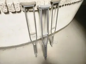 Photo - Crutches幢古axillary Bilateral Crutches死亡crutches第三crutches