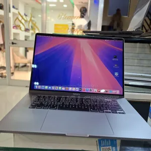 Photo - New Laptop Apple MacBook Pro 2019 32GB Intel Core I9 SSD 1T