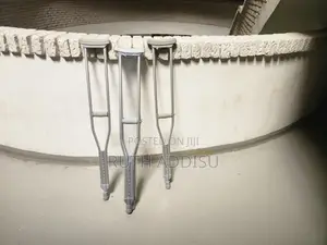 Bilateral Axillary Crutches马我crutches㫵我axillary Crutches