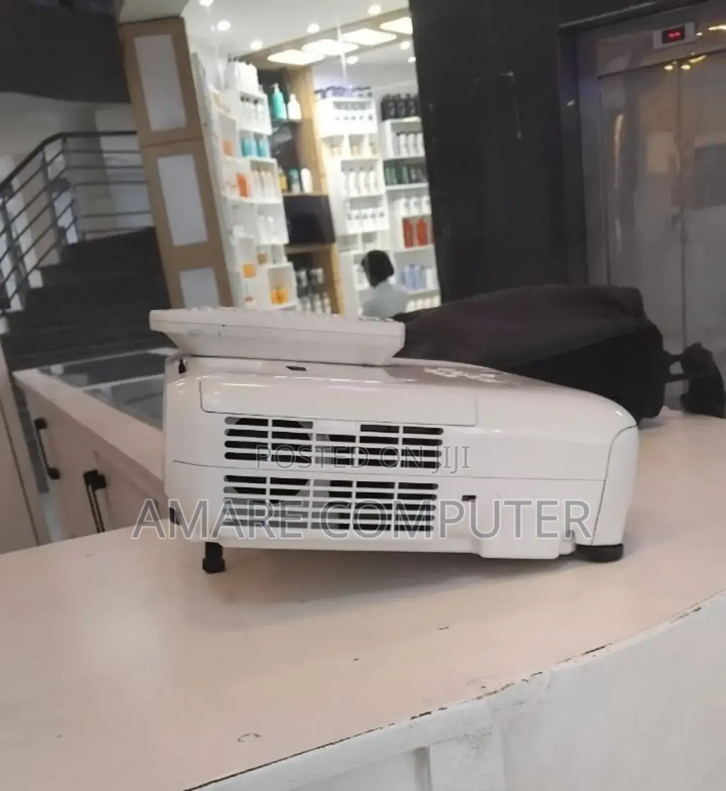 Brand New Epson Projector With Bag, Remote 
Mode