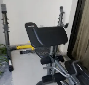 ሁሉ ነገር ያለው Bench