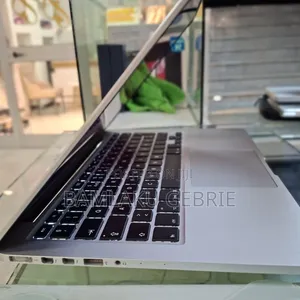 New Laptop Apple MacBook Pro 2023 M2 16GB Intel Core I5 SSD 512GB