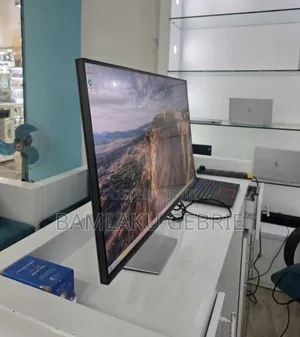 Photo - Dell P3223qe – 31.5′′ Monitor