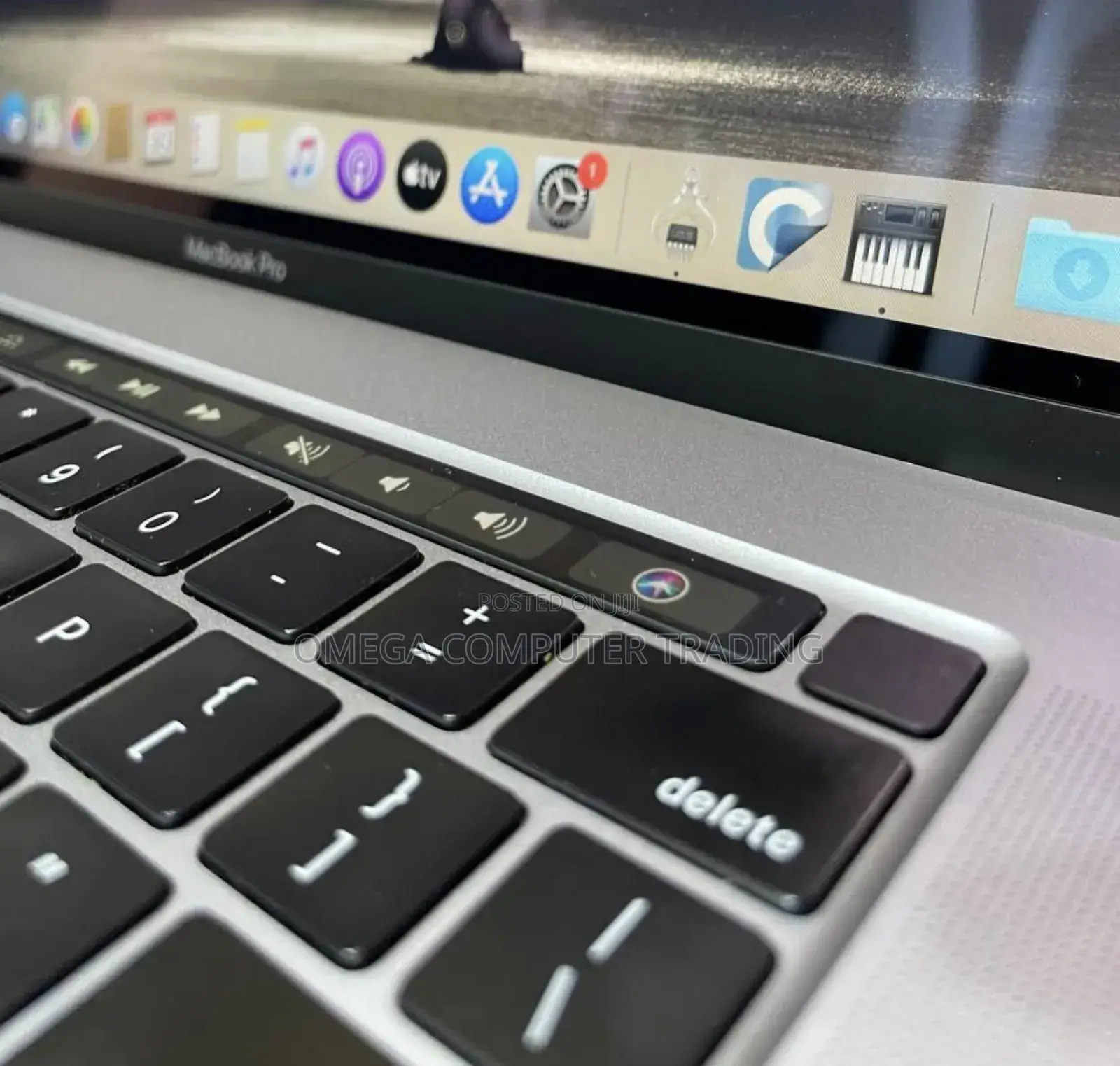 New Laptop Apple MacBook Pro 2019 32GB Intel Core i9 SSD 512GB