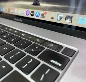 New Laptop Apple MacBook Pro 2019 32GB Intel Core i9 SSD 512GB