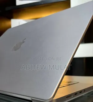 New Laptop Apple MacBook Pro M1 32GB Apple M1 SSD 1T