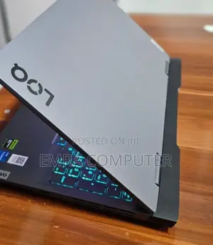 New Laptop Lenovo LOQ 15IRH8 16GB Intel Core I5 SSD 512GB